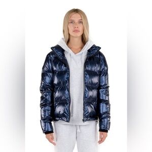 Kuwalla Tee NWT Womens Metallic Puffer in Navy.